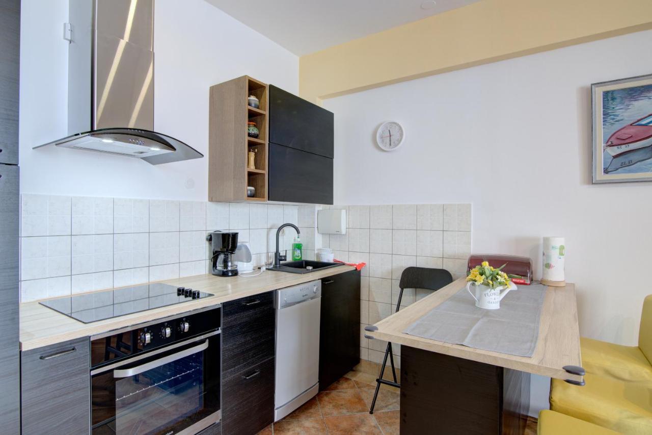 סנג' Apartment Riva מראה חיצוני תמונה